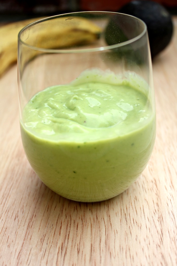 This Avocado Banana smoothie is easy to make and great for breakfast [paleo friendly[
